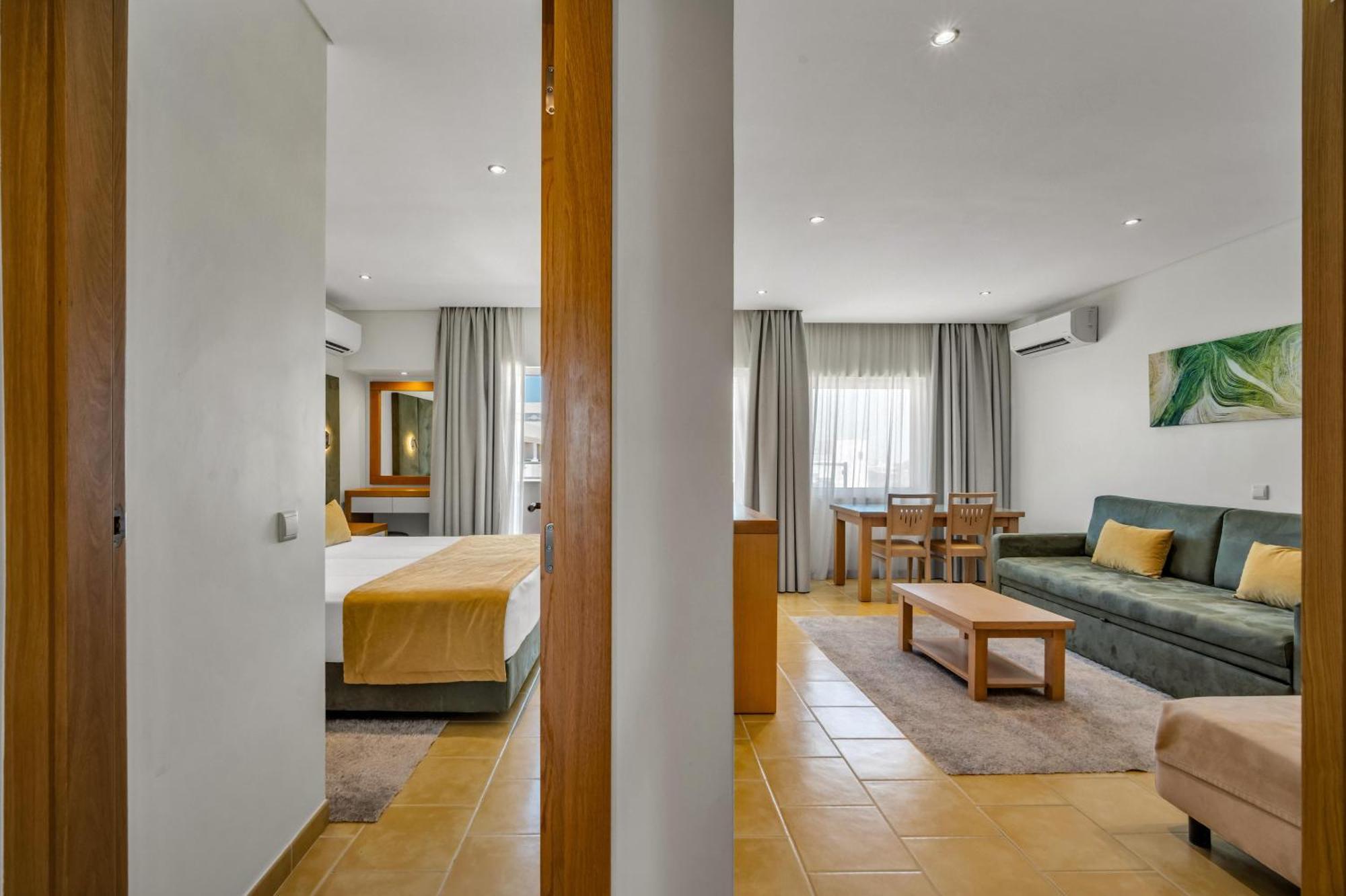 Suite Pool View