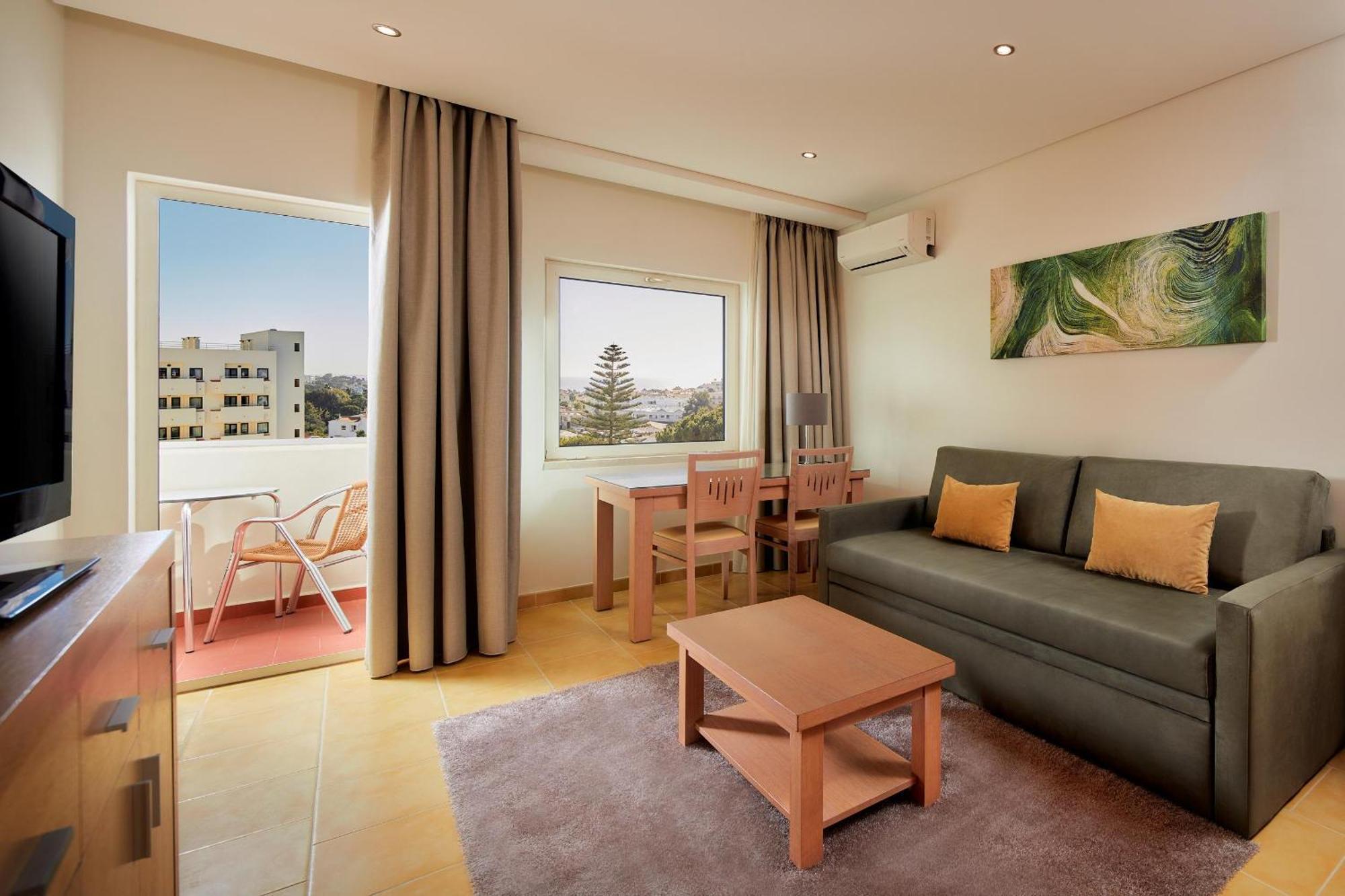 Suite Pool View